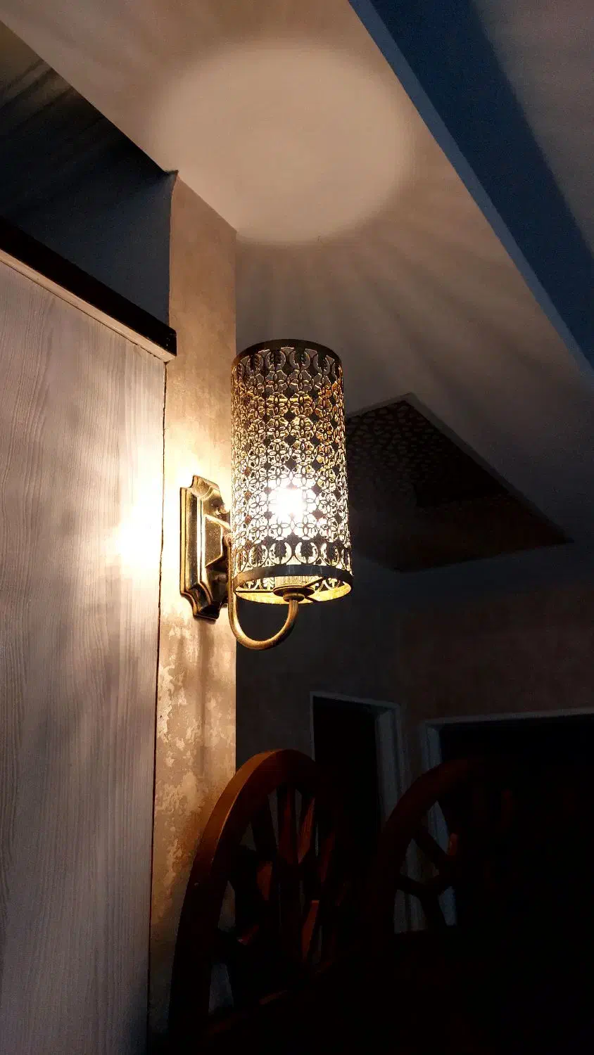 چراغ دیوارکوب طلایی رنگ ثابت|لوستر و چراغ آویز|رشت, رشتیان|دیوار