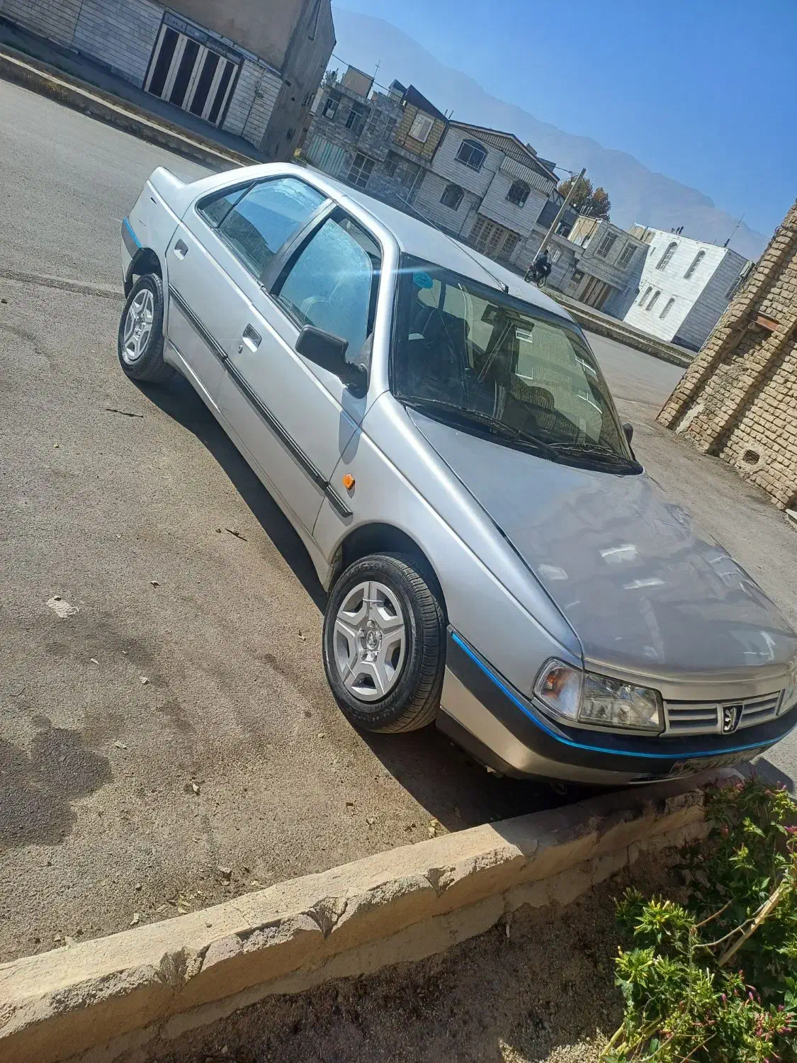 پژو نقره ای مناسب|خودرو سواری و وانت|بروجرد, |دیوار