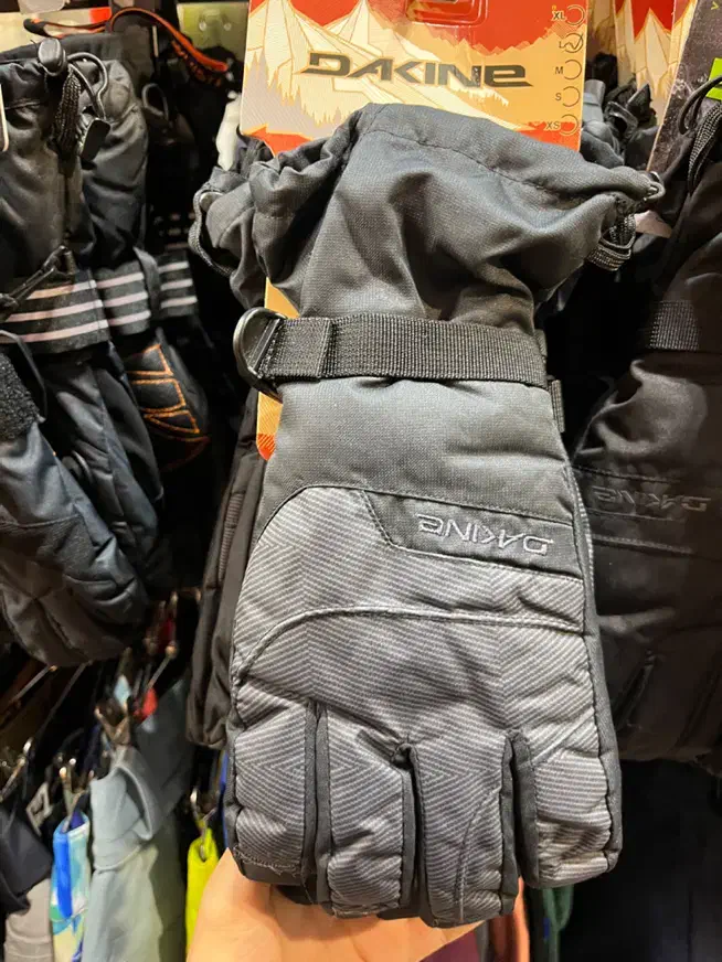 دستکش اسکی|ورزشهای زمستانی|تهران, قبا|دیوار