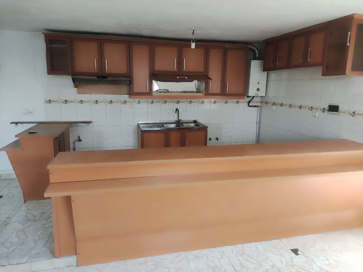 کابینت دست دوم ویک عددهود|آب‌چکان و نظم‌دهنده ظروف|شهریار, شهریار|دیوار