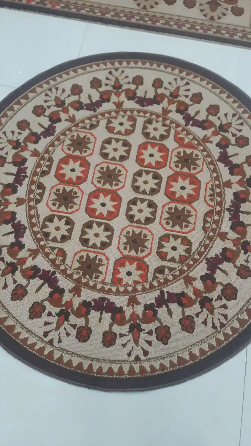 گلیم فرش و فرش کناره و دم فرشی|فرش|اصفهان, شفق|دیوار