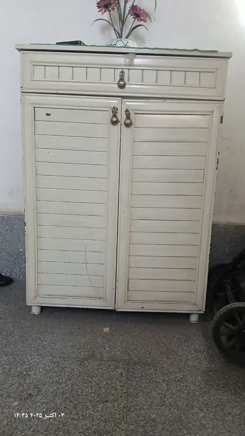 جاکفشی|جاکفشی، کمد، دراور|مشهد, پروین اعتصامی|دیوار