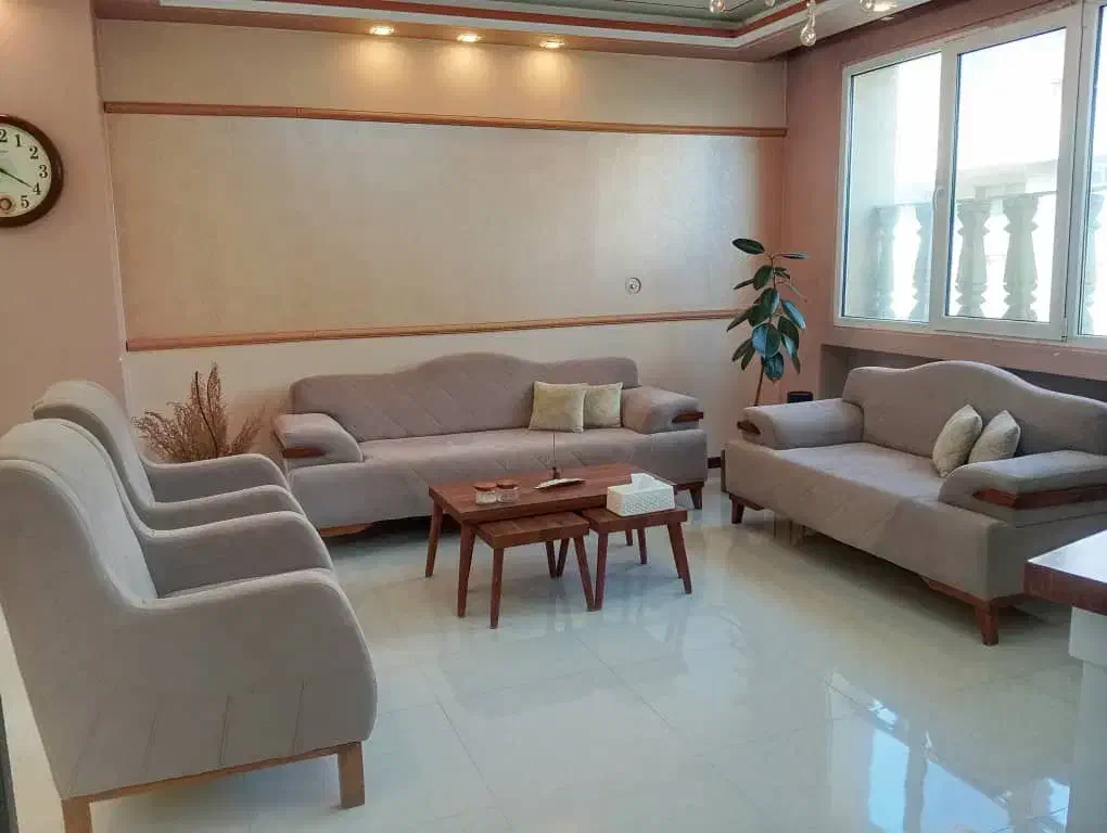 مبل ۷ نفره و میز جلو مبلی|مبلمان خانگی و میز عسلی|مشهد, احمدآباد|دیوار