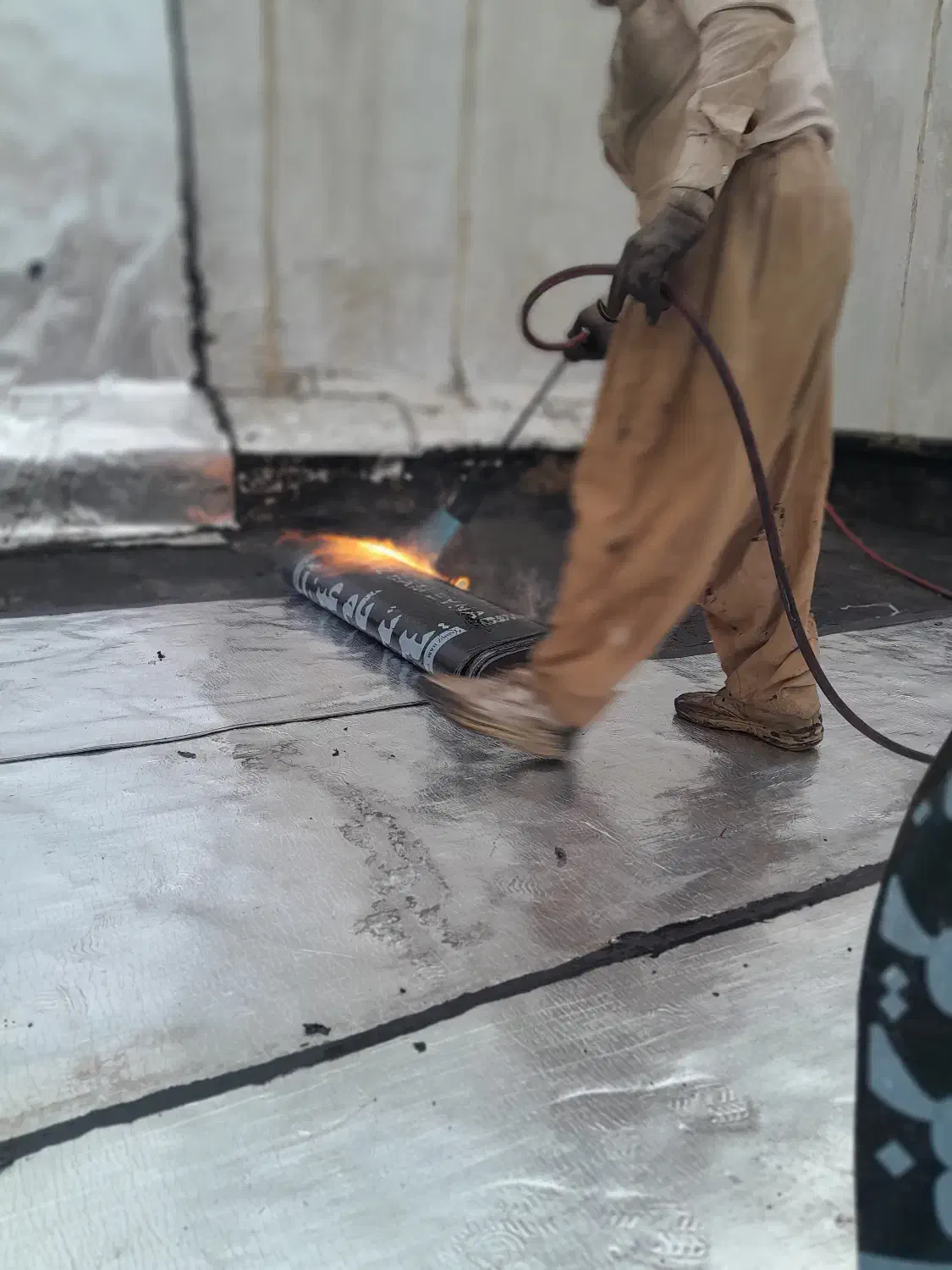 نصب و فروش ایزوگام .قیر و گونی|خدمات پیشه و مهارت|بوشهر, |دیوار