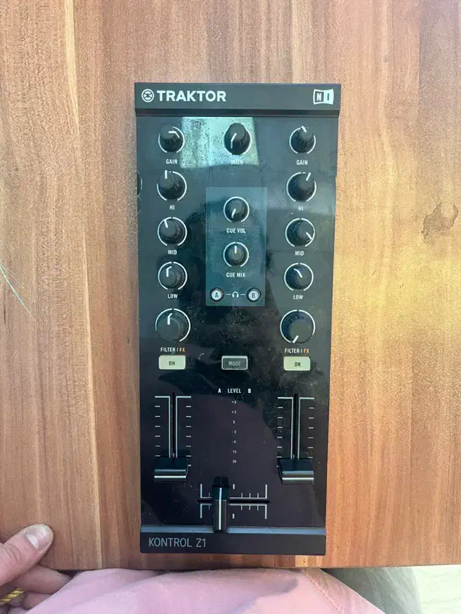Traktor z1|صوتی و تصویری|تهران, دبستان|دیوار