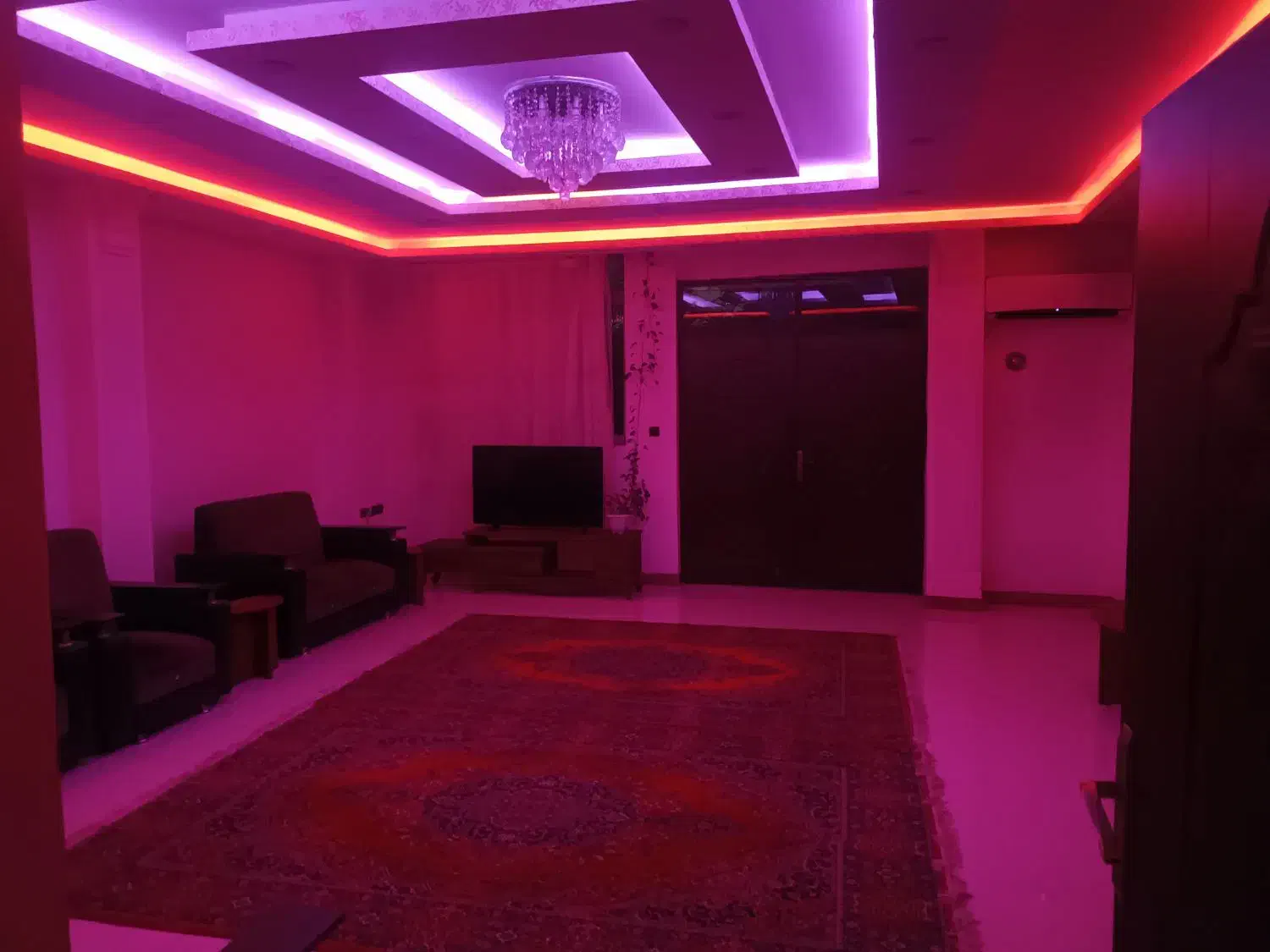 ویلای نو ساز تمیز داخل شهری دربست ۲ خواب کد/ ۱۲۰/|اجارهٔ کوتاه‌مدت آپارتمان و سوئیت|فومن, |دیوار
