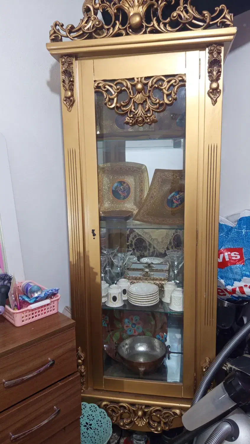 ساعت و ویترین|بوفه، ویترین، کنسول|نور, |دیوار