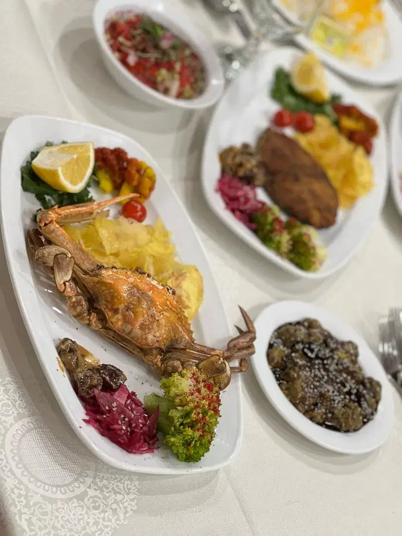 نیروی کار در رستوران|استخدام خدمات فروشگاه و رستوران|قشم, |دیوار