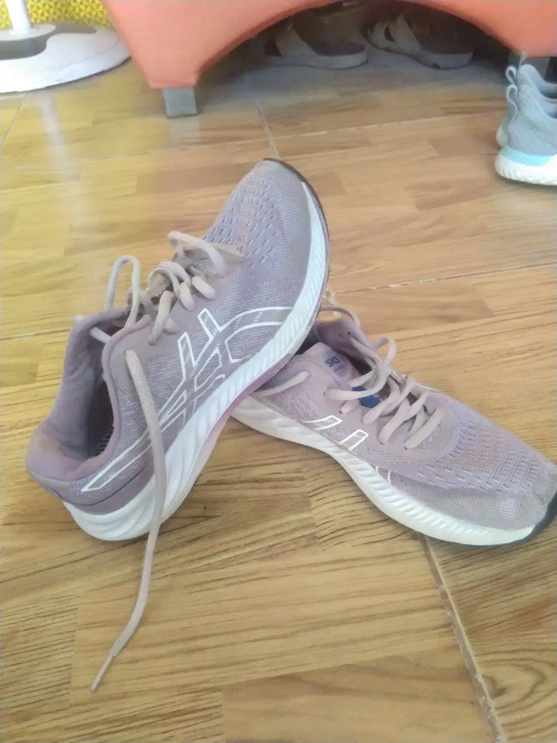 کفش کتونی استوک خارجی درجه یک|کیف، کفش، کمربند|گنبد کاووس, |دیوار