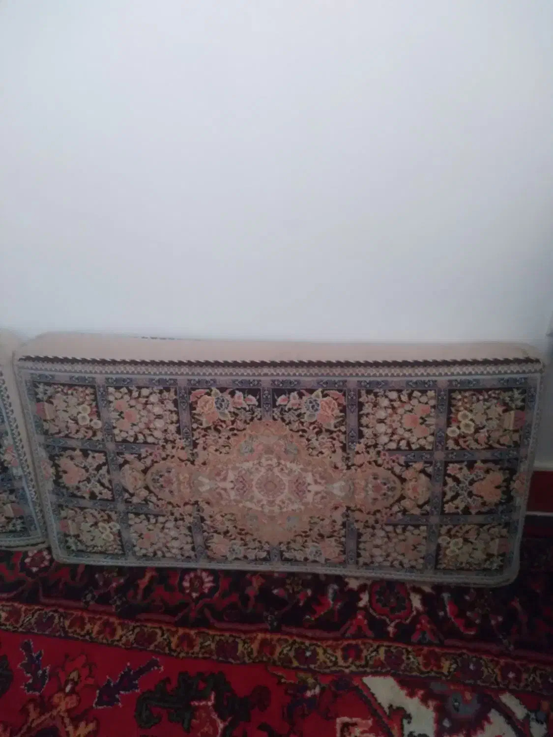 یک جفت پشتی|پشتی|تبریز, |دیوار