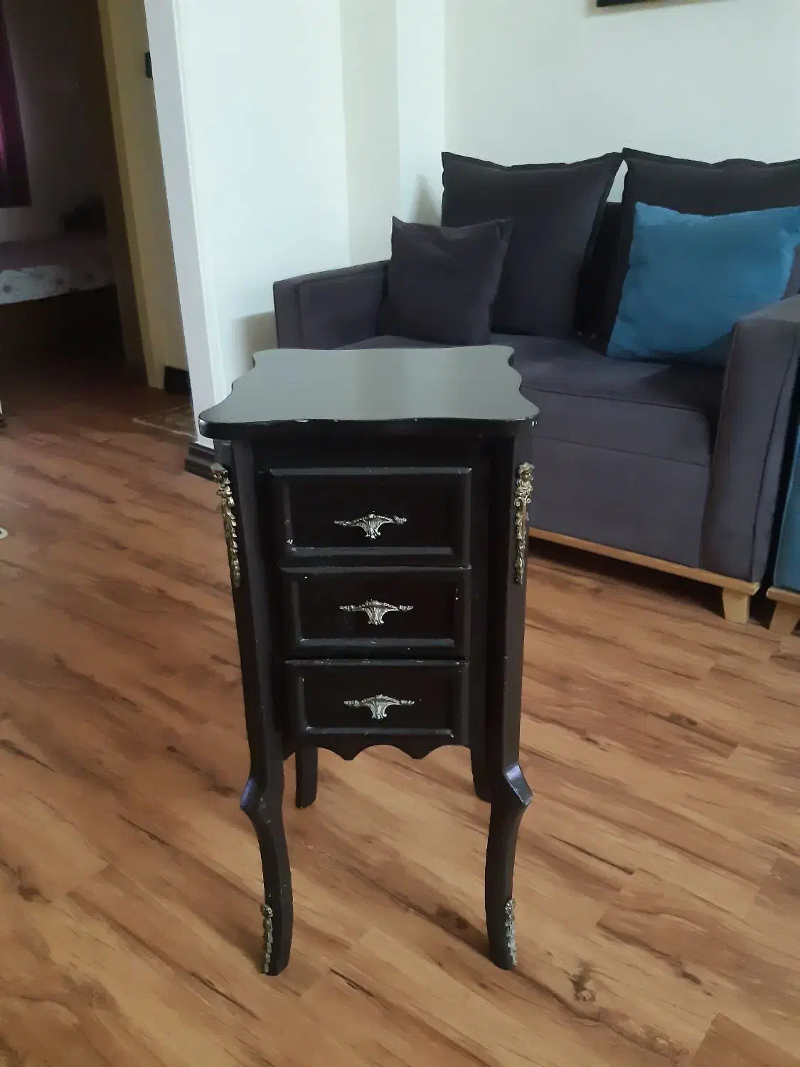 میزتلفن|میز تلفن|رشت, لاکانی|دیوار