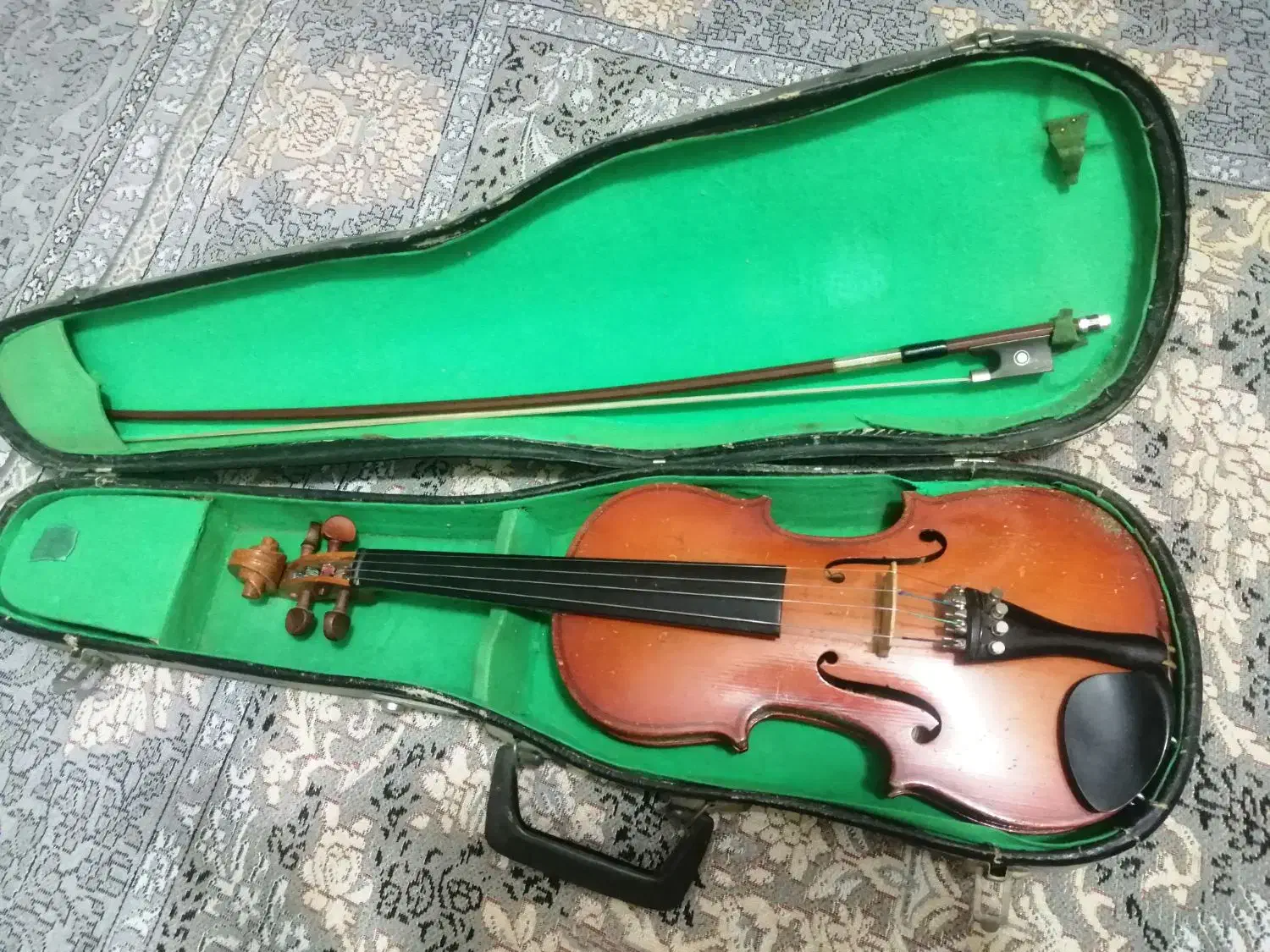 ویولن خارجی سایز 2/4 قدیمی|ویولن|قم, بکایی|دیوار