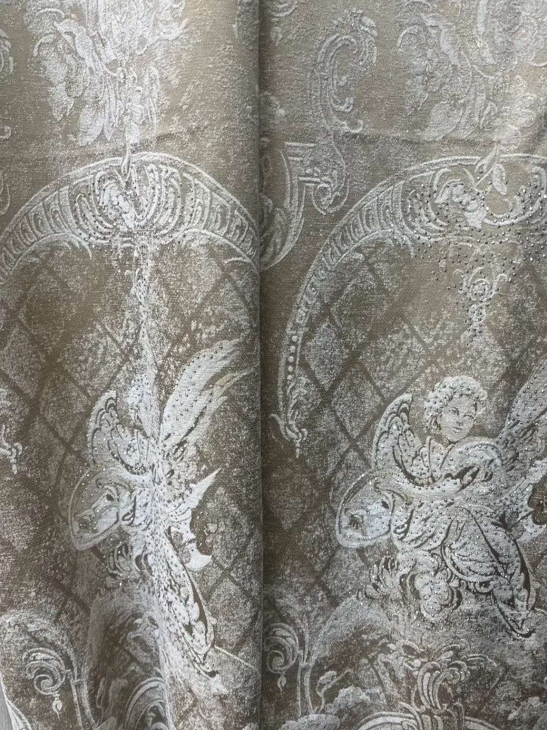 کنار پرده|پرده، رانر، رومیزی|تهران, باغ خزانه|دیوار