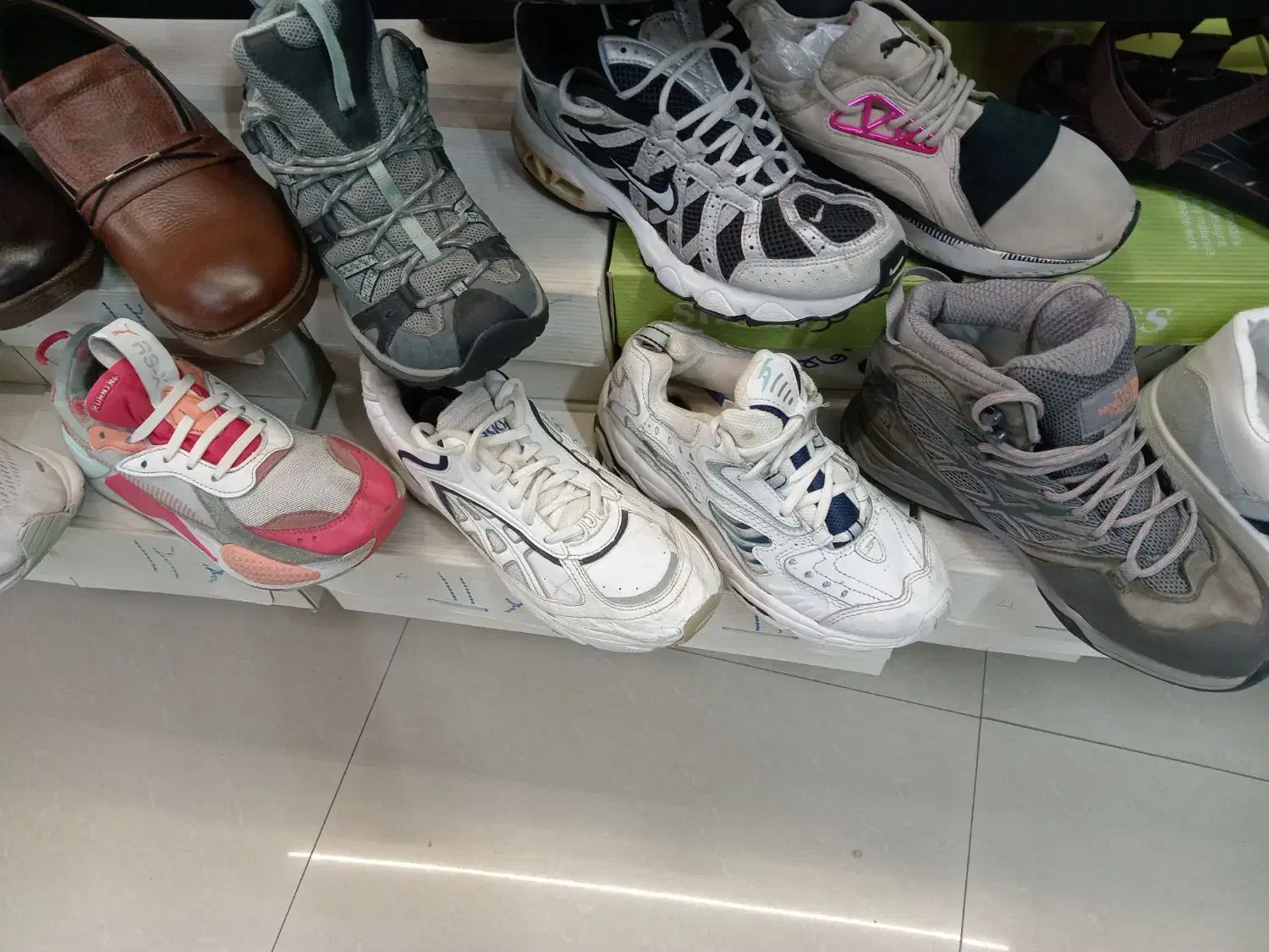 فروش کفش های استوک|کیف، کفش، کمربند|مشهد, چهنو|دیوار