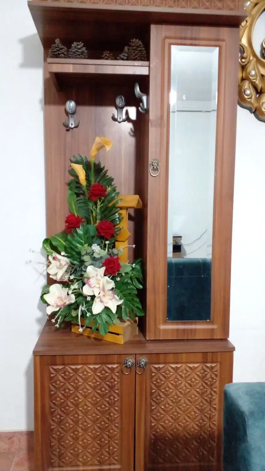 جاکفشی|جاکفشی، کمد، دراور|شیروان (خراسان), |دیوار