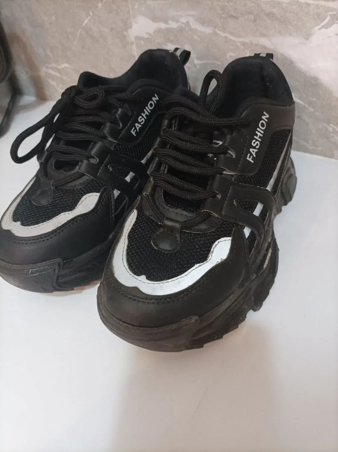 کتونی لژدار شبرنگ|کیف، کفش، کمربند|ری, دیلمان|دیوار