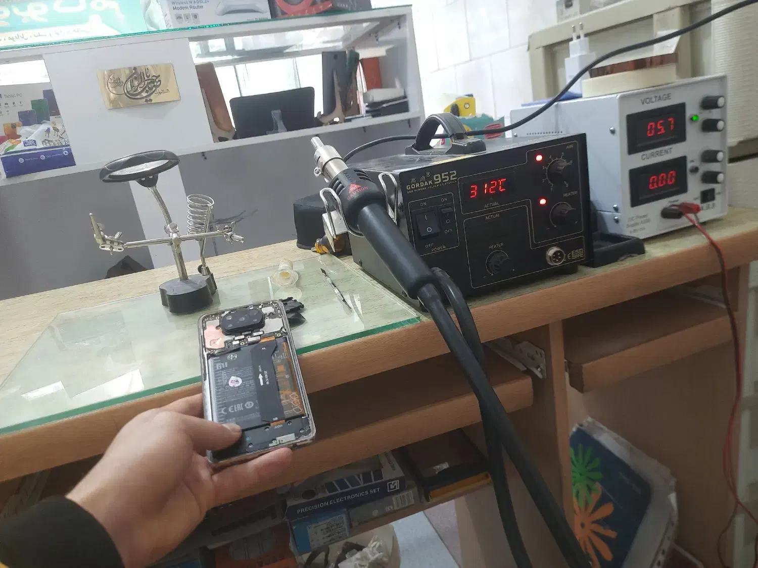 تعمیر کار سخت افزار و برد موبایل،پاور،ایرپاد،|خدمات رایانهای و موبایل|نجفآباد, امام خمینی|دیوار