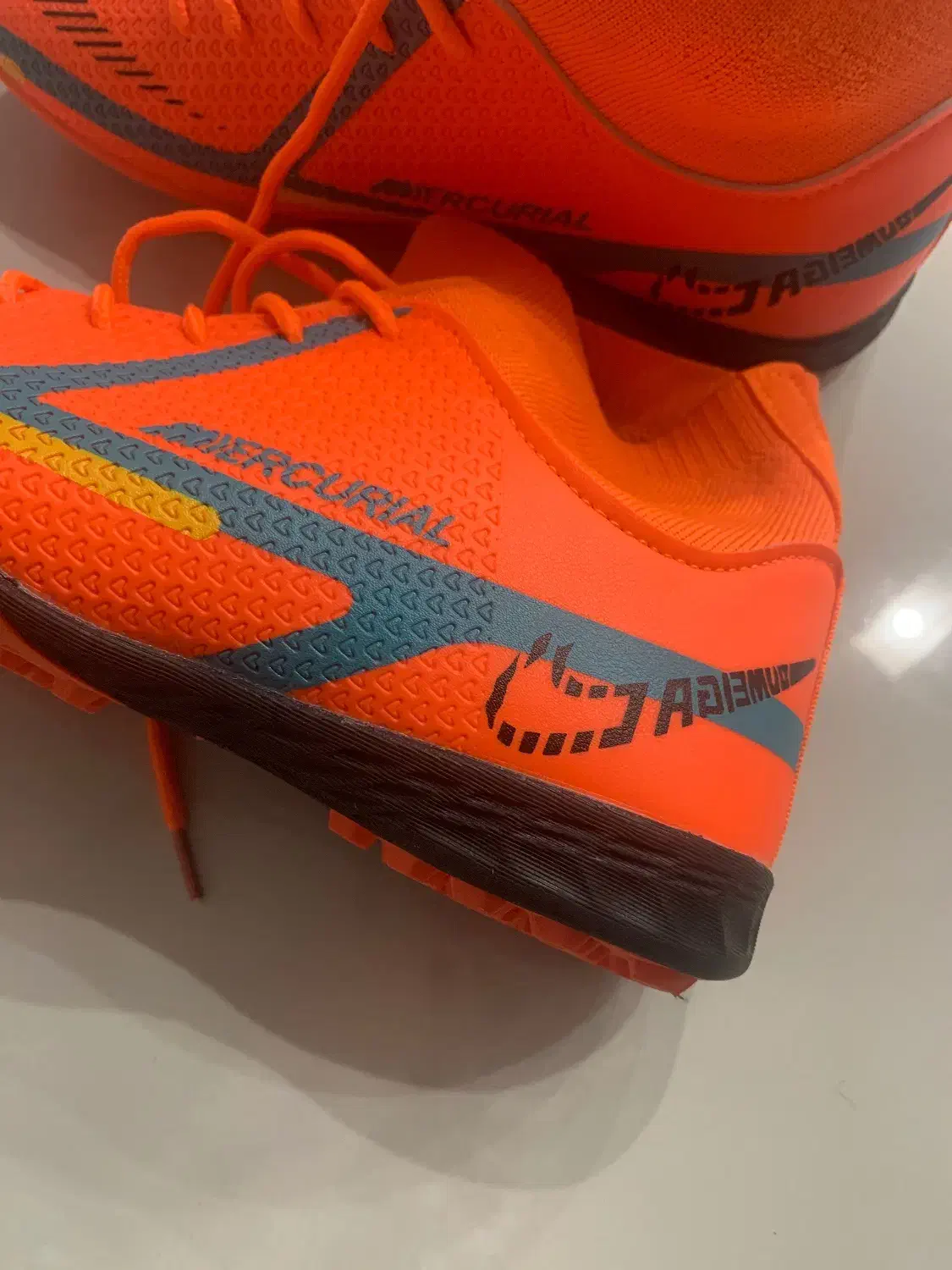 کفش  فوتسال|کیف، کفش، کمربند|اصفهان, مرداویج|دیوار