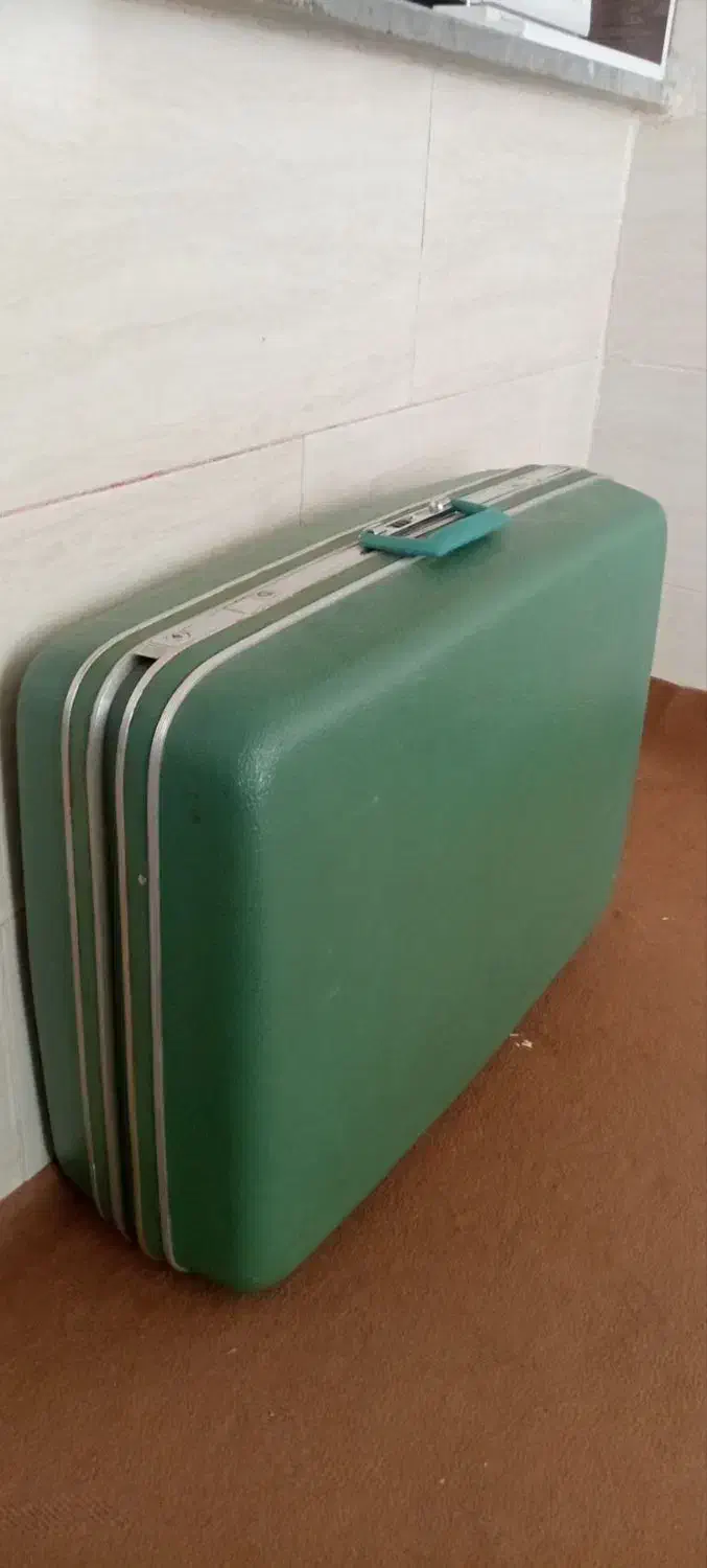 چمدان مسافرتی|کیف، کفش، کمربند|ارومیه, |دیوار