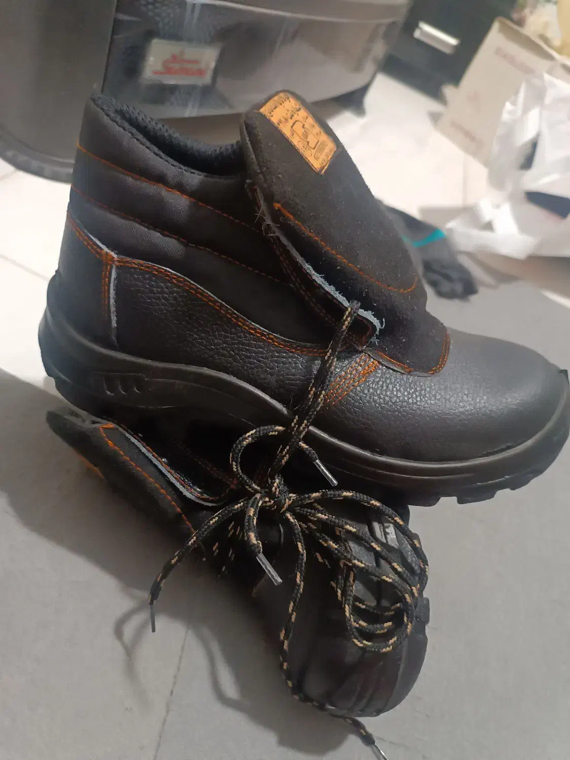 کفش ایمنی|کیف، کفش، کمربند|هشتگرد, شهرک ریحانه|دیوار