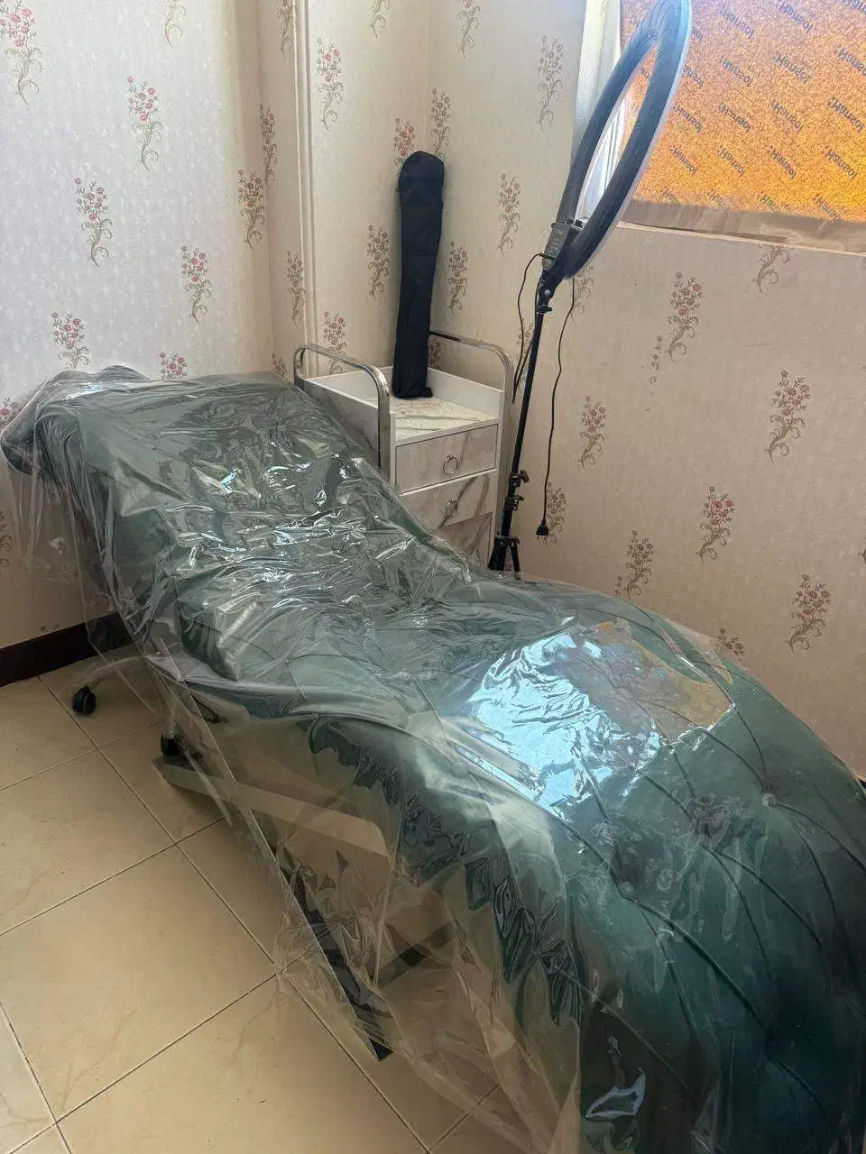 اجاره لاین ناخن ، فشیال،میکرو بلدنیگ، تاتو|اجارهٔ دفتر کار، اتاق اداری، مطب|قم, پردیسان|دیوار