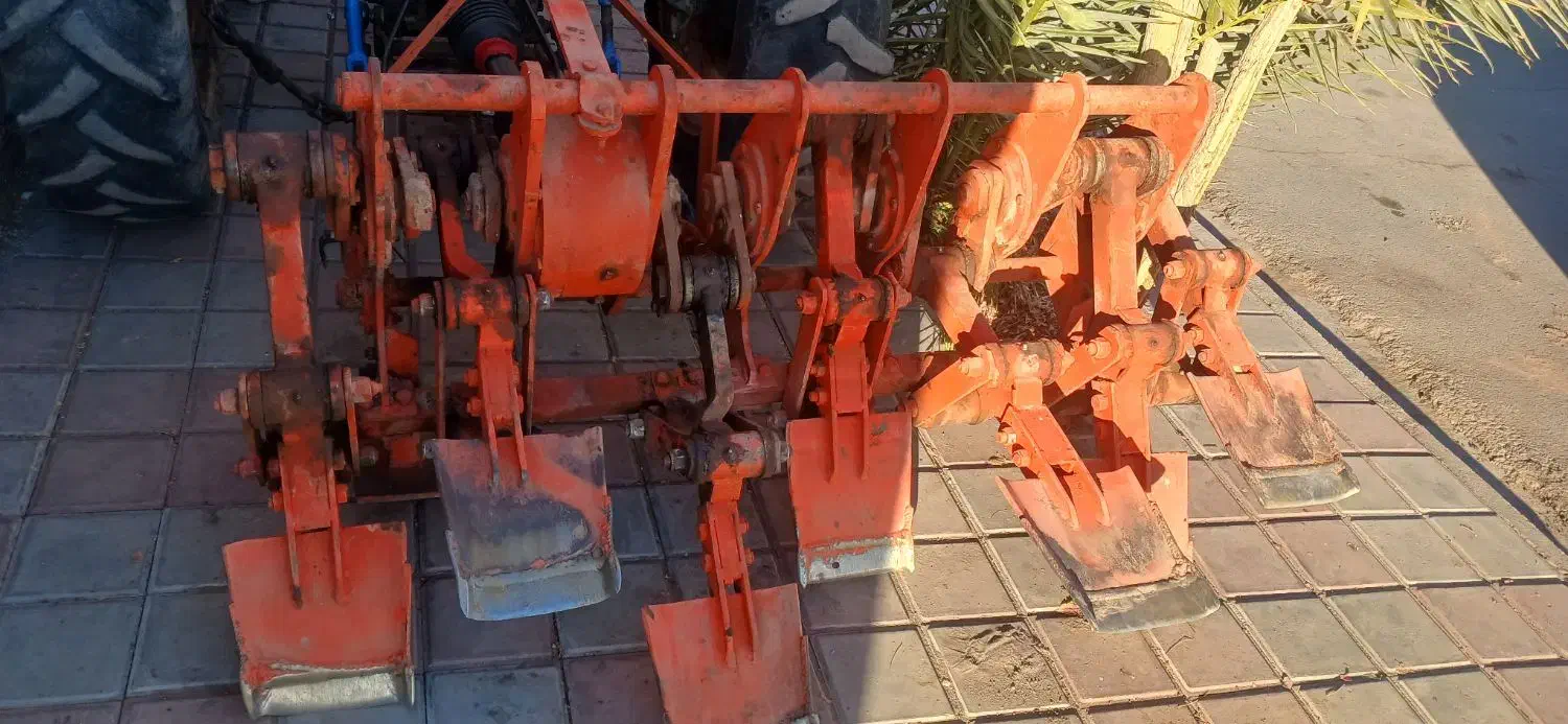 کار با هفت بیل کشویی تراکتور فیات|خدمات باغبانی و درختکاری|رفسنجان, |دیوار