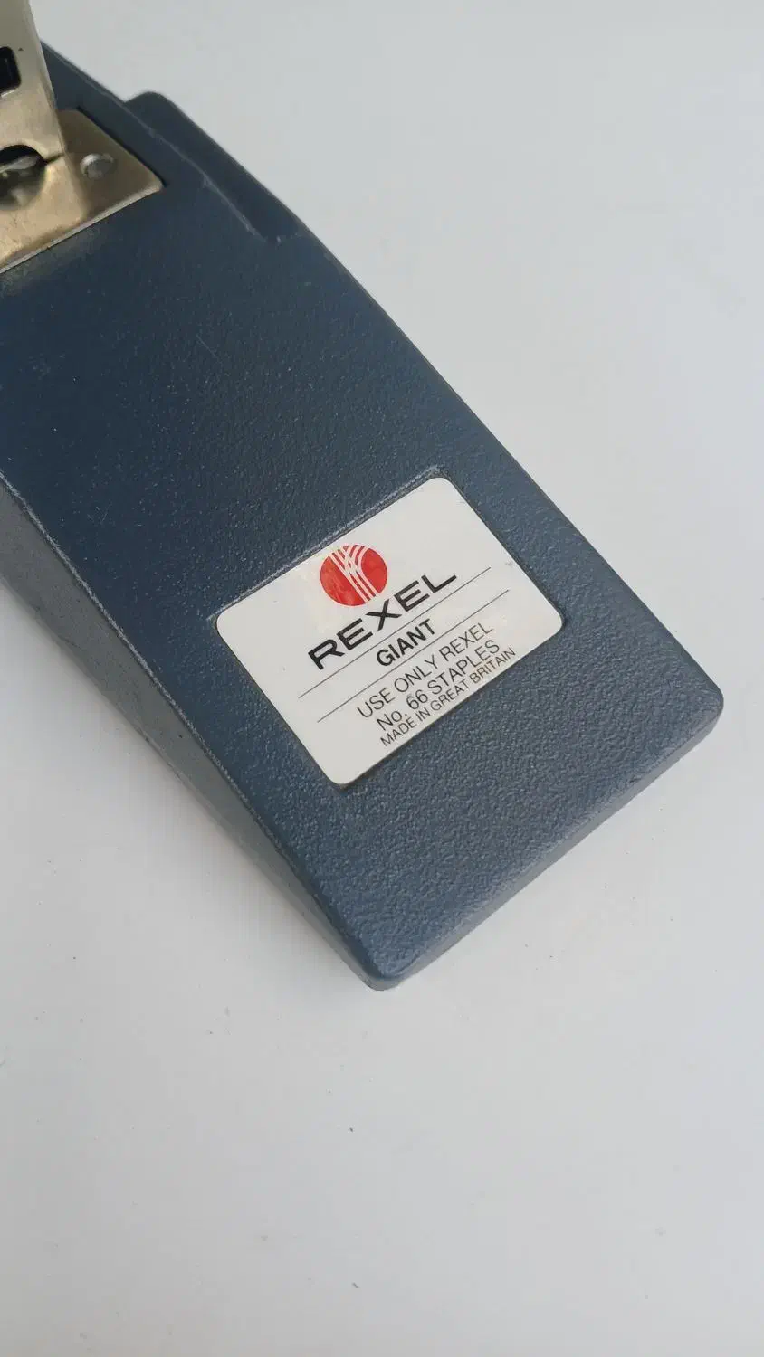 منگنه وسط زن|لوازم التحریر|تهران, دروازه شمیران|دیوار