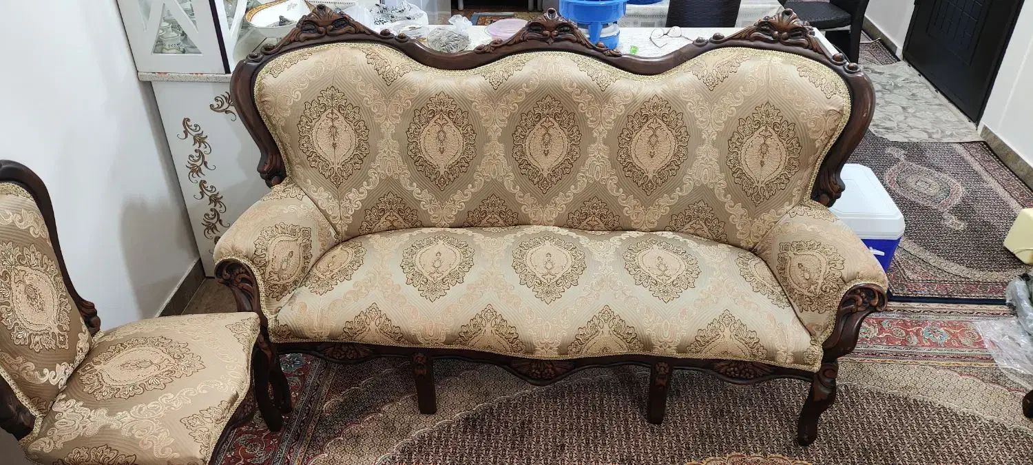 مبل سلطنتی ۷ نفره + ۲ میزبان|مبلمان خانگی و میز عسلی|لاهیجان, گلستان|دیوار