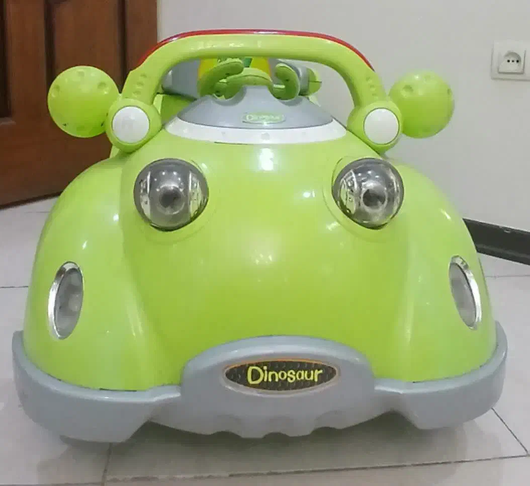 ماشین شارژی سالم و بی ایراد شارژر باطری نو|اسباب‌‌بازی|تهران, افسریه جنوبی|دیوار