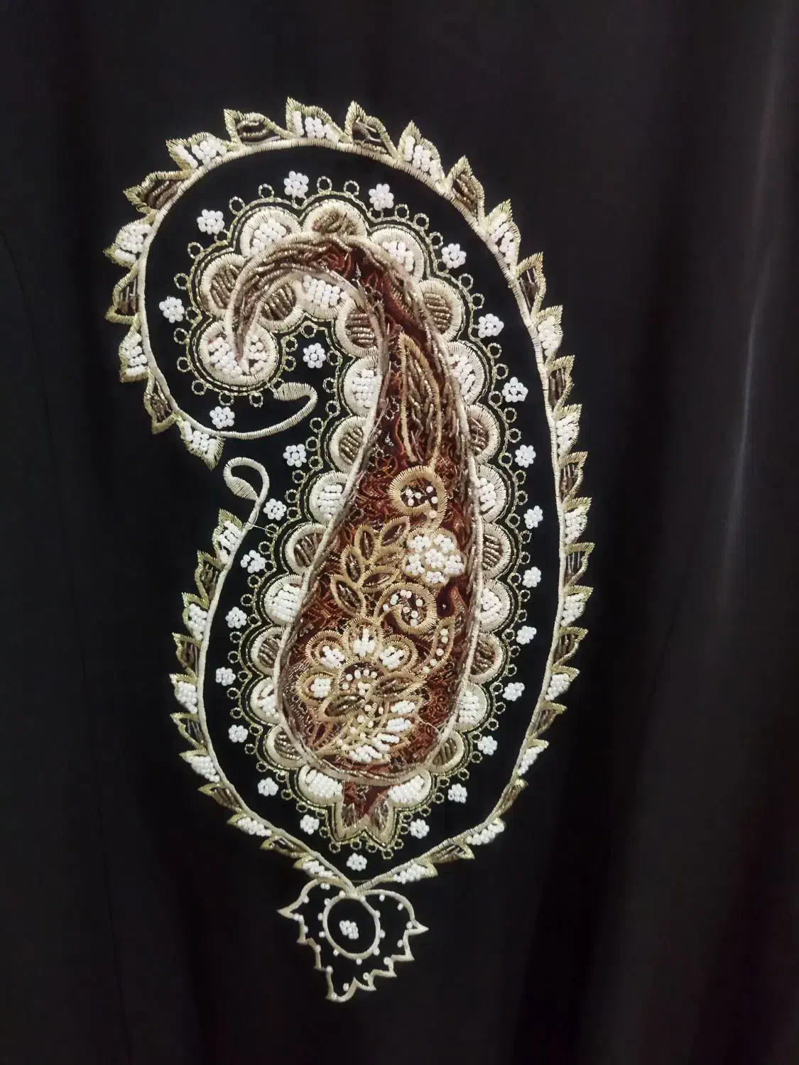 مانتو مجلسی|لباس|قم, شاه احمد قاسم|دیوار