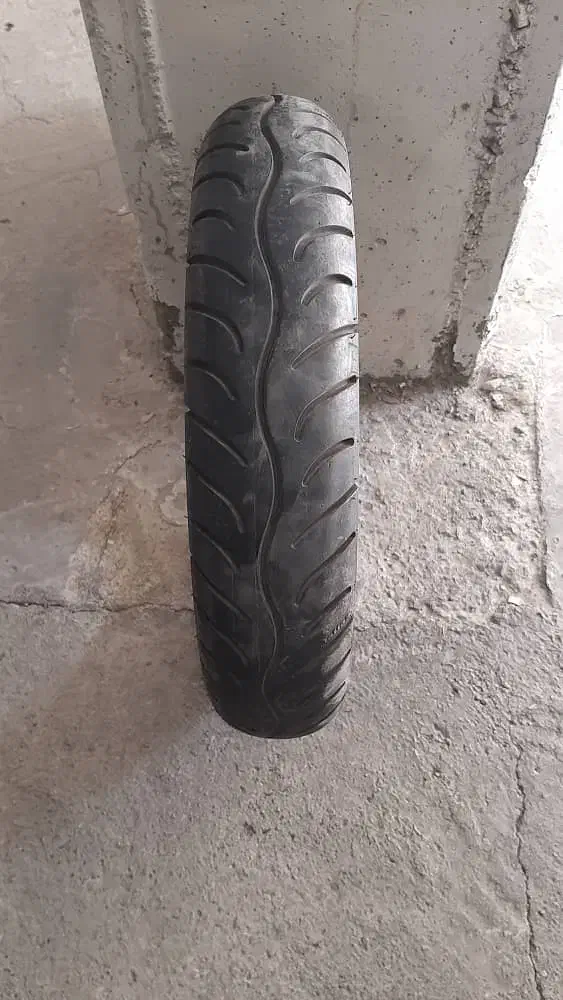 لاستیک وباطری موتور گلکسی|قطعات یدکی و لوازم جانبی|باقرشهر, |دیوار