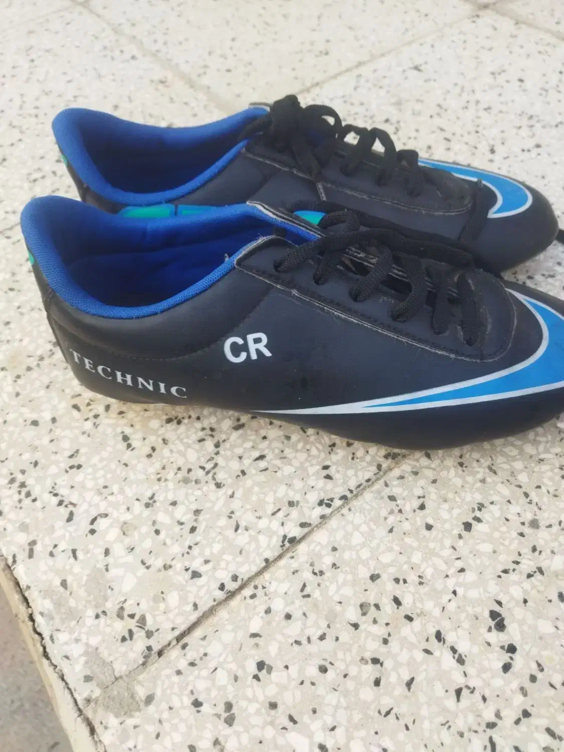 کفش فوتبال|تجهیزات ورزشی|نیشابور, کریم آباد|دیوار