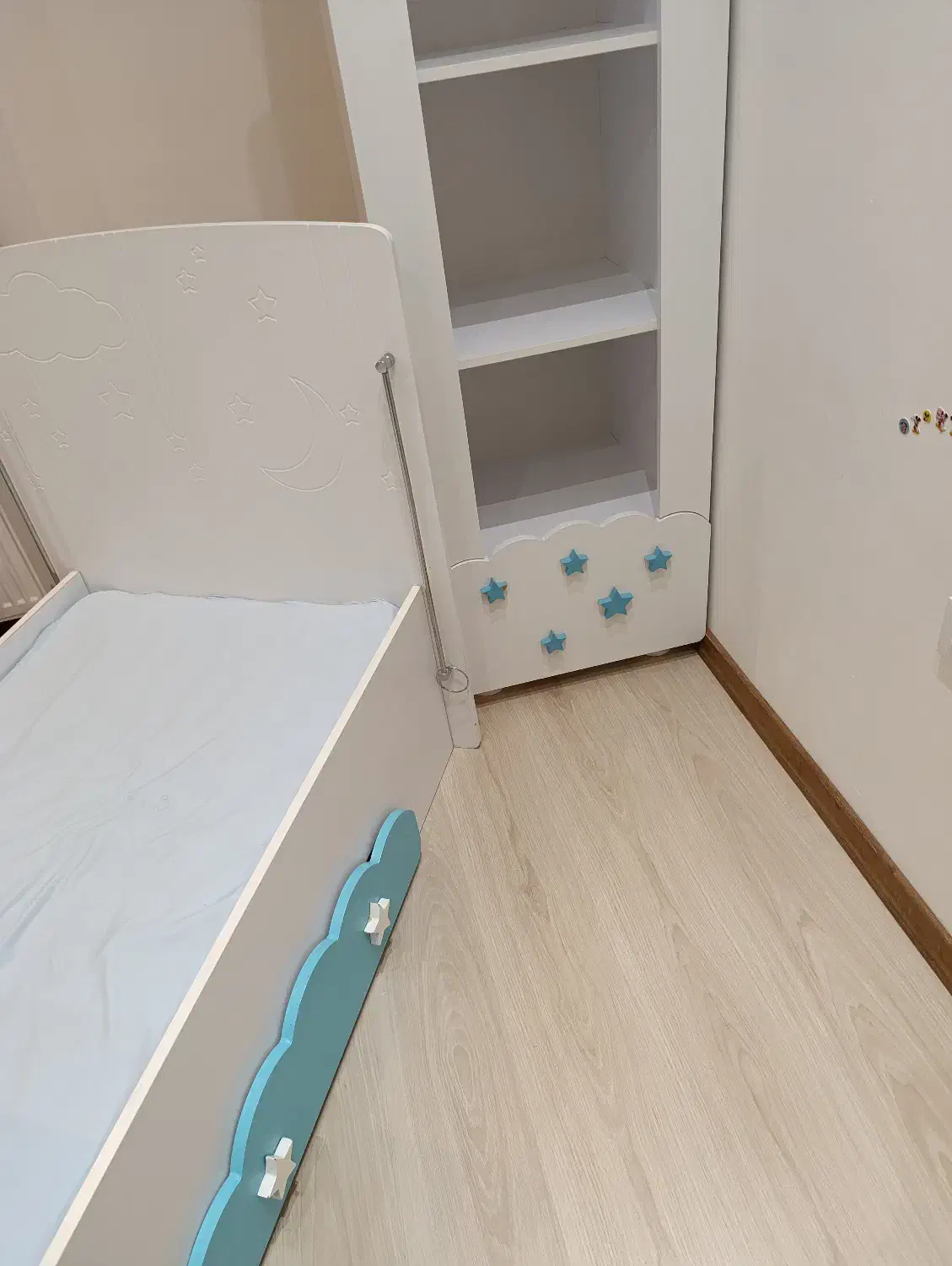 سرویس خواب کودک|تخت و سرویس خواب|سمنان, |دیوار