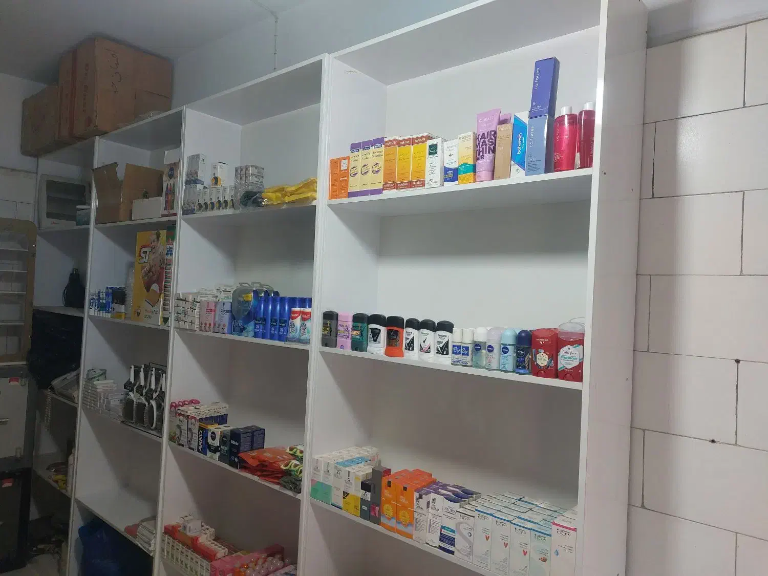 قفسه های ام دی اف سالم و بی خط و خش|کتابخانه، شلف، قفسه‌های دیواری|کرج, حیدرآباد|دیوار