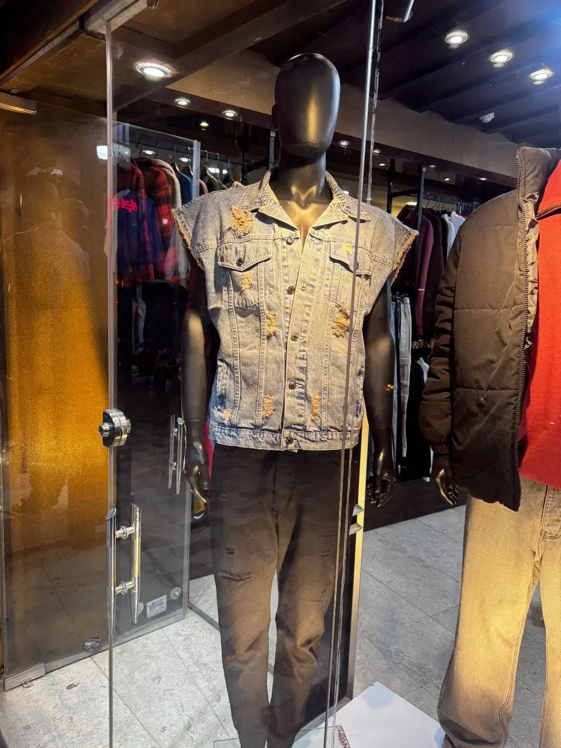 مانکن مردانه کاملا سالم|فروشگاه و مغازه|فلاورجان, |دیوار