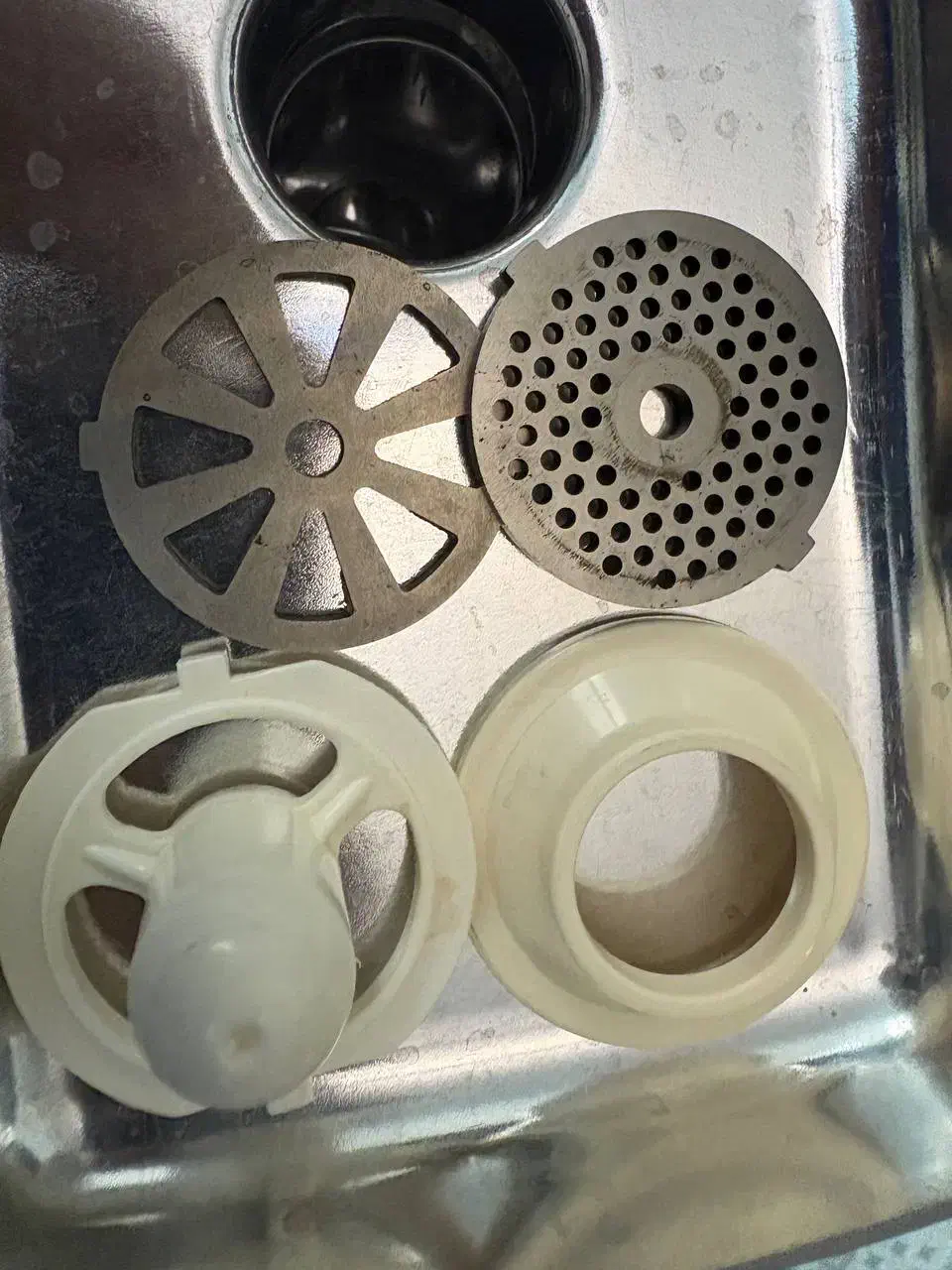 چرخ گوشت استفاده نشده|خردکن، آسیاب، غذاساز|گنبد کاووس, |دیوار