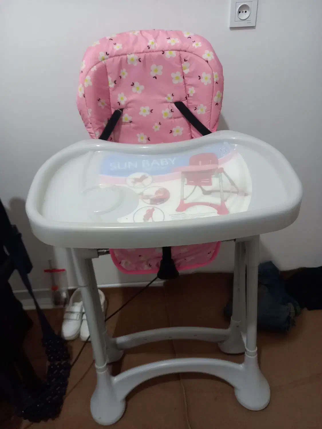 صندلی کودک|تخت و صندلی بچه|سهند, |دیوار