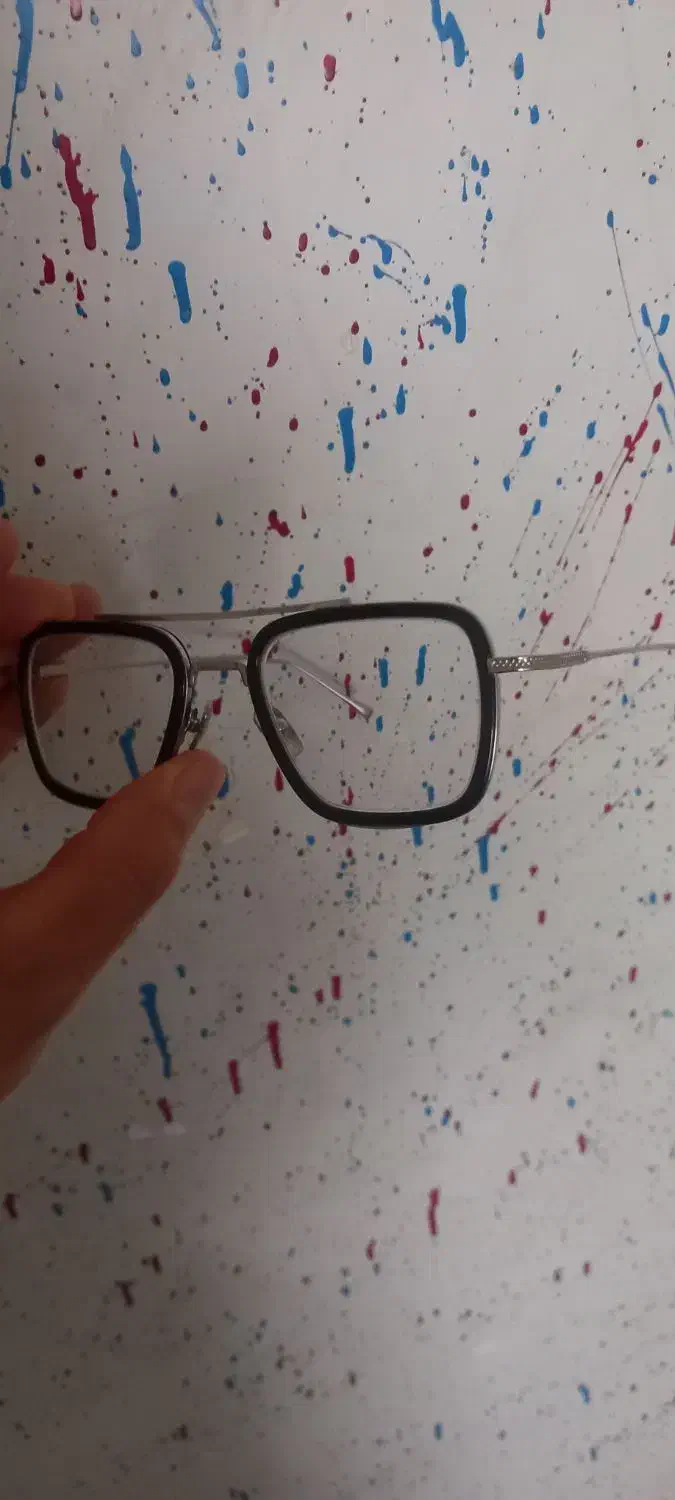 عینک نمره یک در نور آفتاب سیاه میشه|زیورآلات و اکسسوری|سیرجان, |دیوار