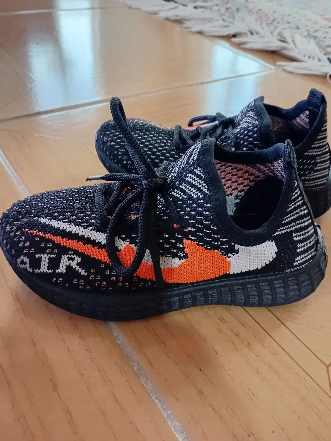 کتونی|کیف، کفش، کمربند|نهاوند, |دیوار