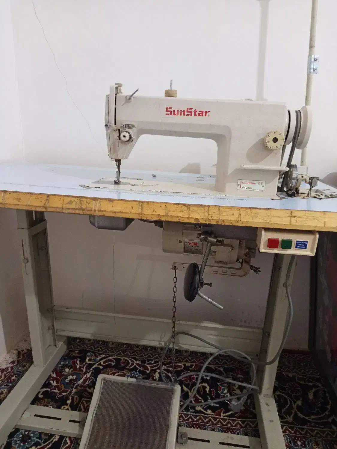 چرخ خیاطی صنعتی راسته دوز و سردوز چهار نخ جک|چرخ خیاطی و ریسندگی|نیشابور, بلوار گلها|دیوار