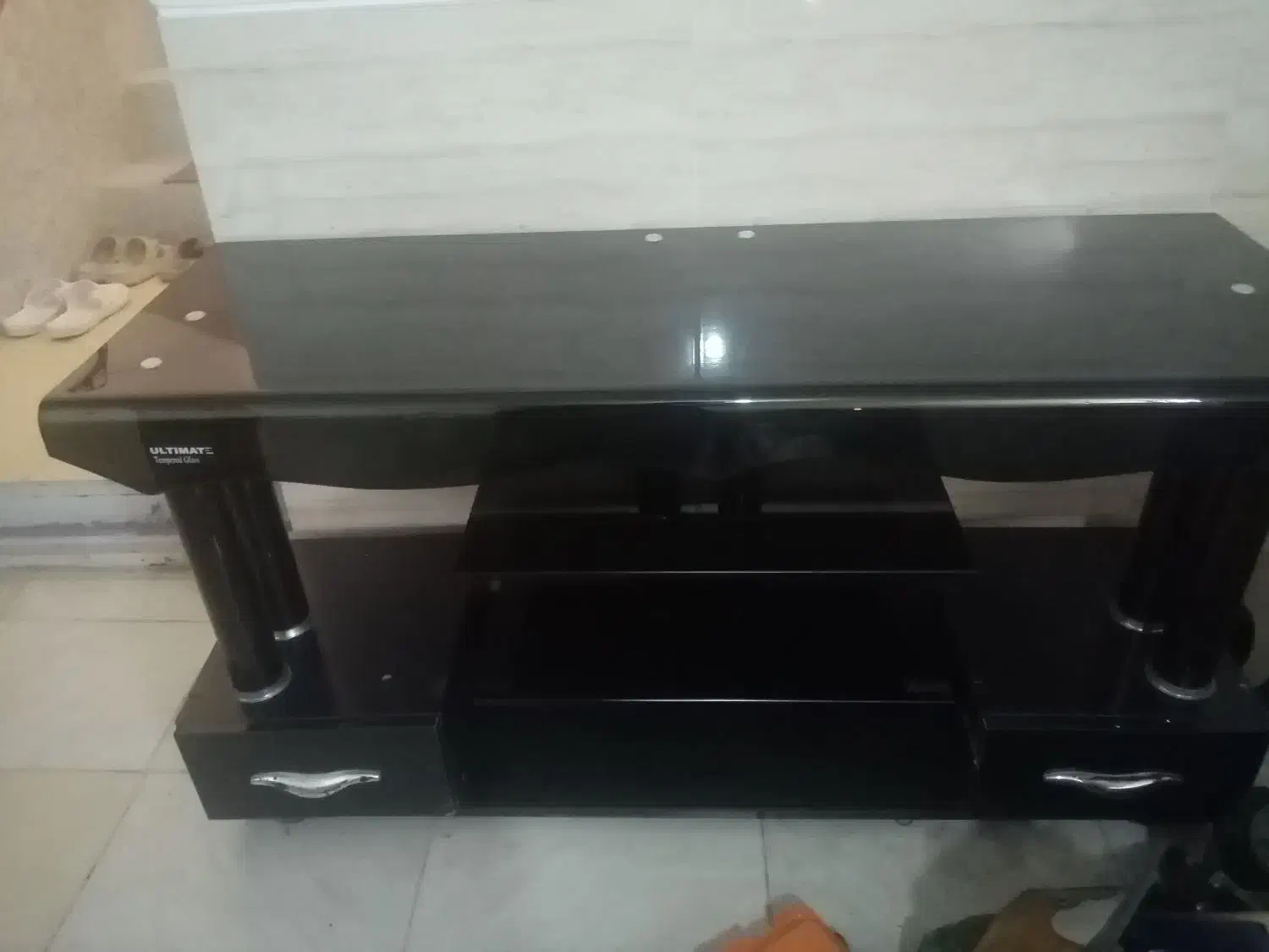 تلویزیون ومیزسالم به فروش میرسد|تلویزیون و پروژکتور|شیراز, شاپورجان|دیوار