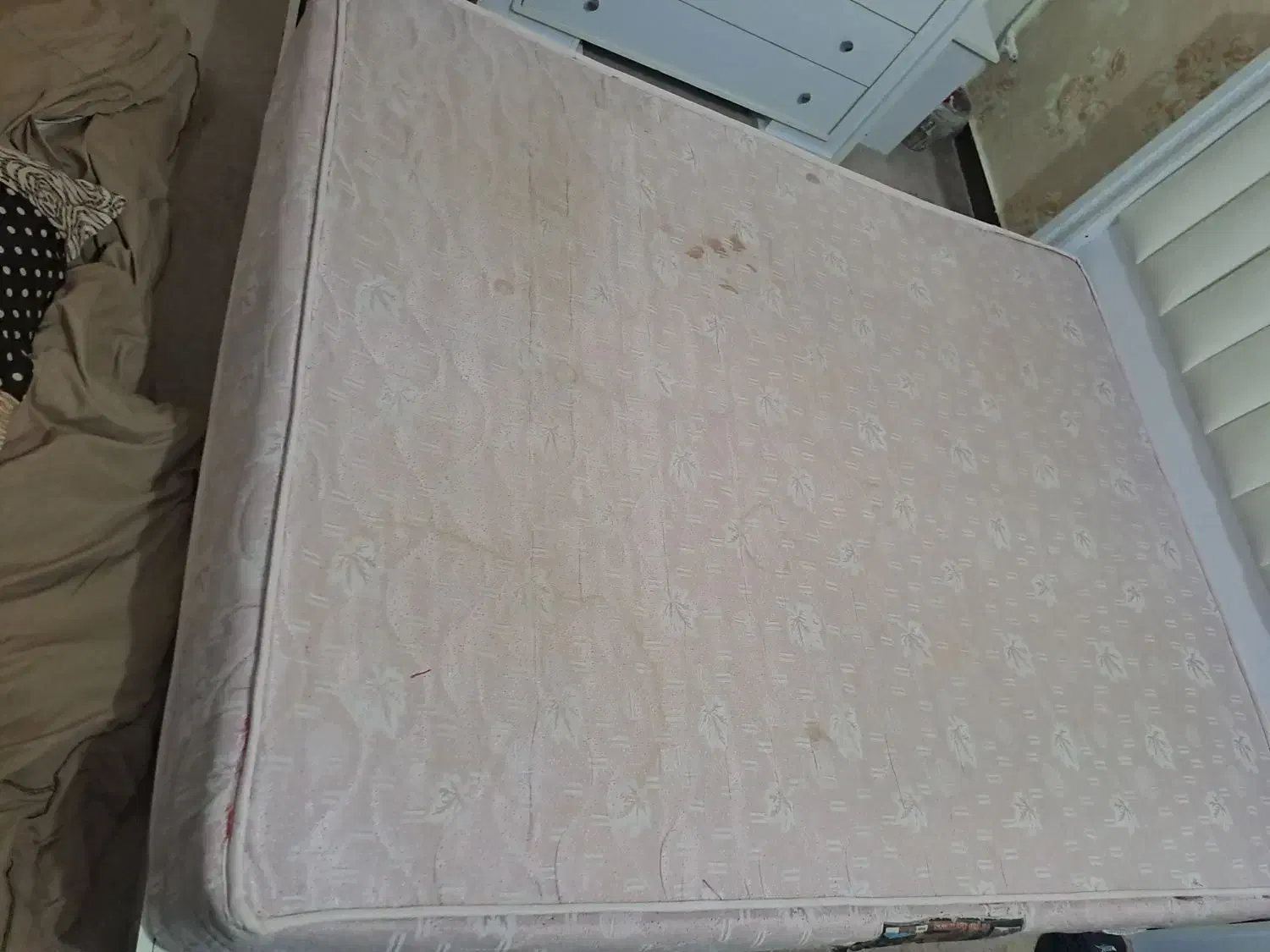 تخت خواب دو نفره همراه با تشک خوشخواب رویال|تخت و سرویس خواب|تاکستان, |دیوار