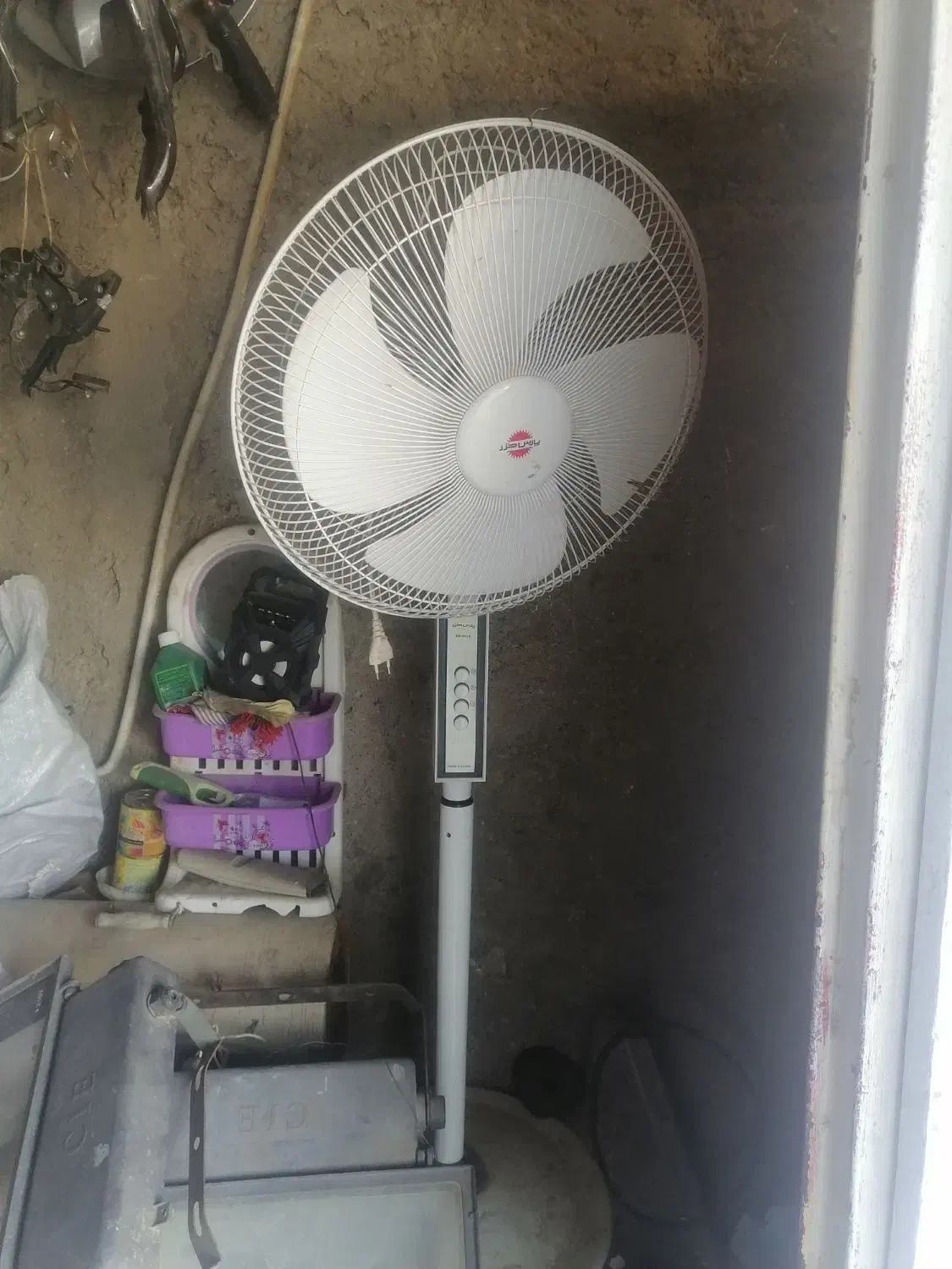 پکه پایه بزرگ|پنکه و تصفیه‌کنندهٔ هوا|گنبد کاووس, |دیوار