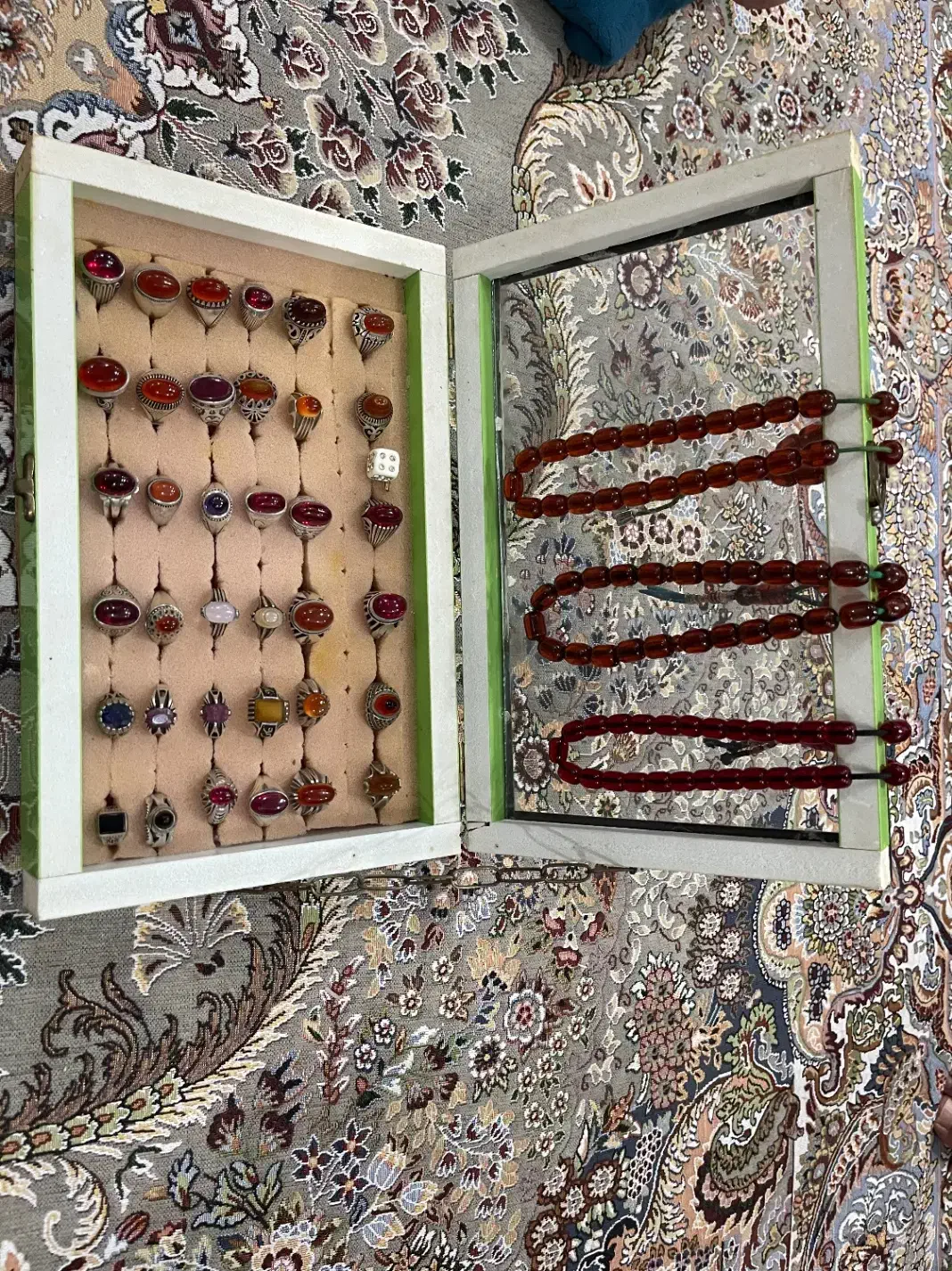 انگشتر کهنه|کلکسیون اشیاء عتیقه|میانه, |دیوار