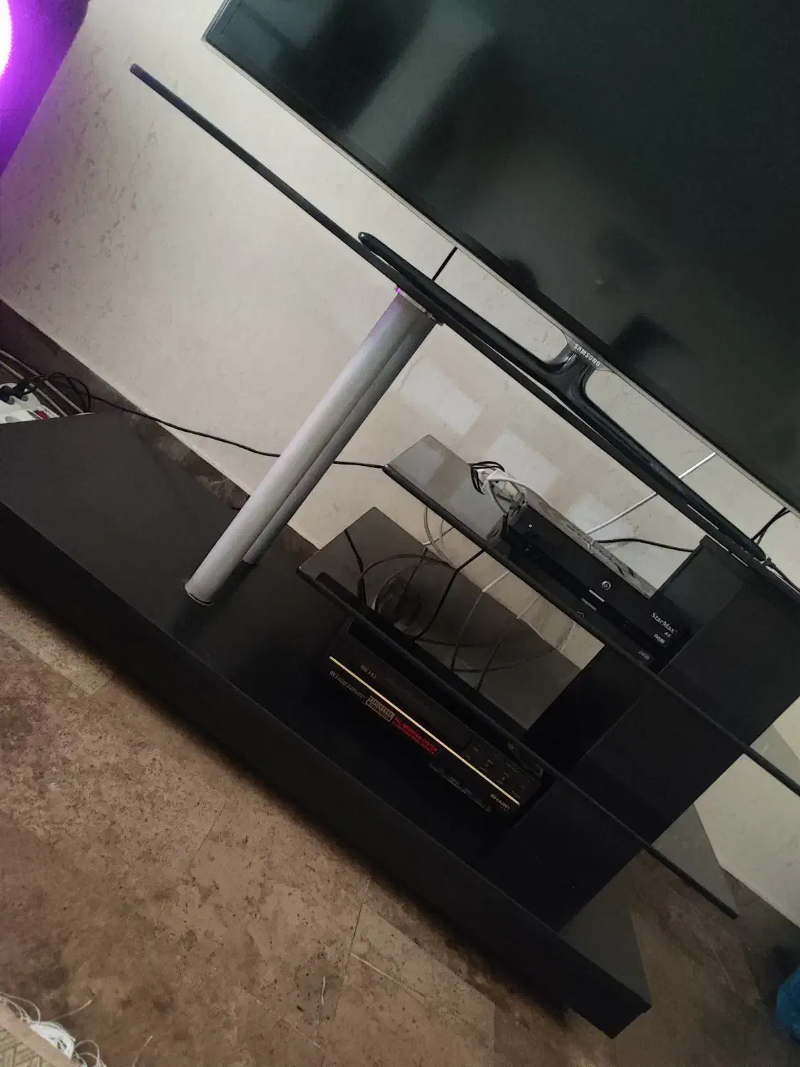 میز تلویزیون MDF شیشه ایی|میز تلویزیون|تهران, حشمتیه|دیوار