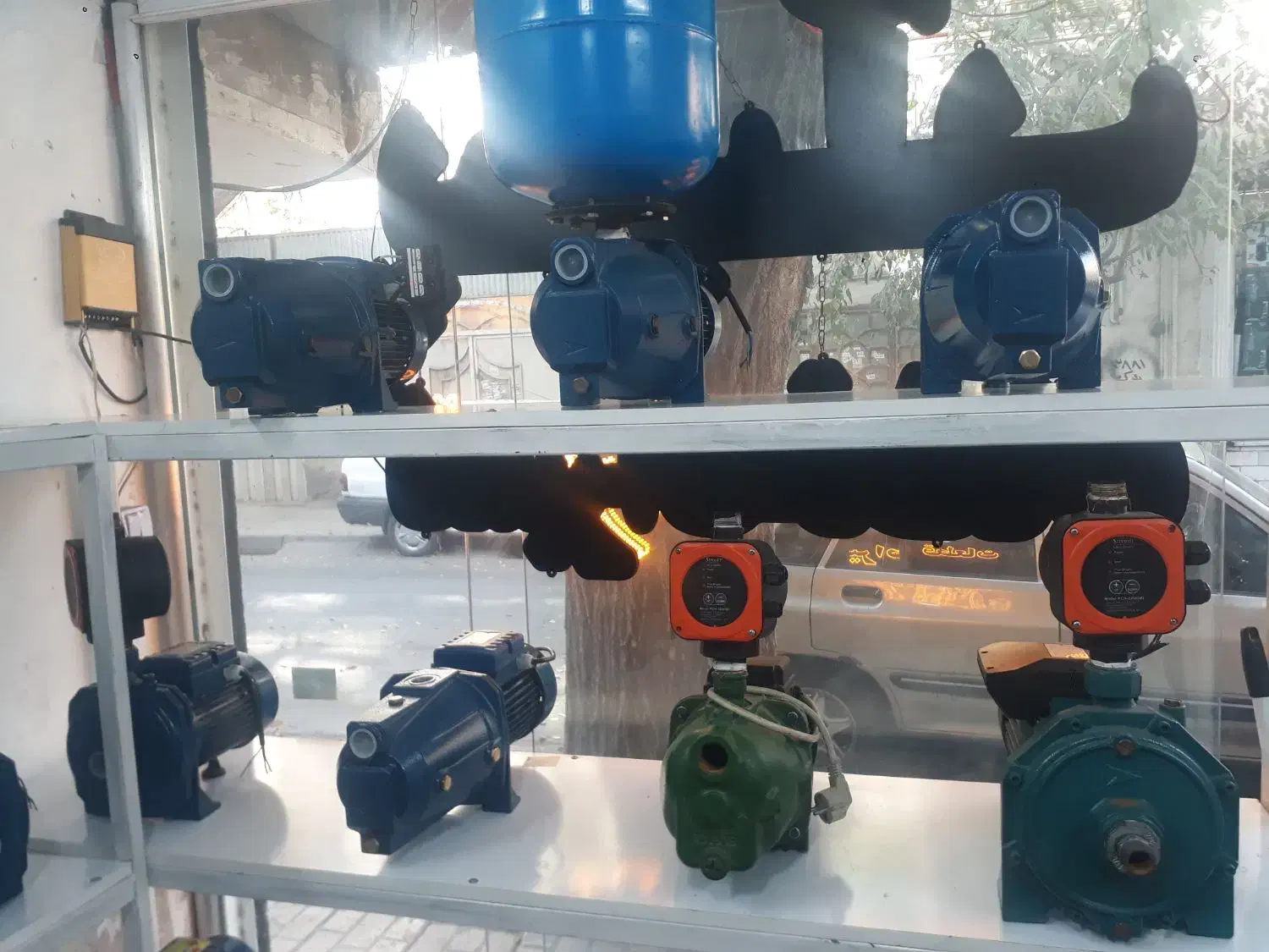 تعمیرگاه و فروشگاه پمپ اب|مصالح و تجهیزات ساختمان|مشهد, ایثار|دیوار