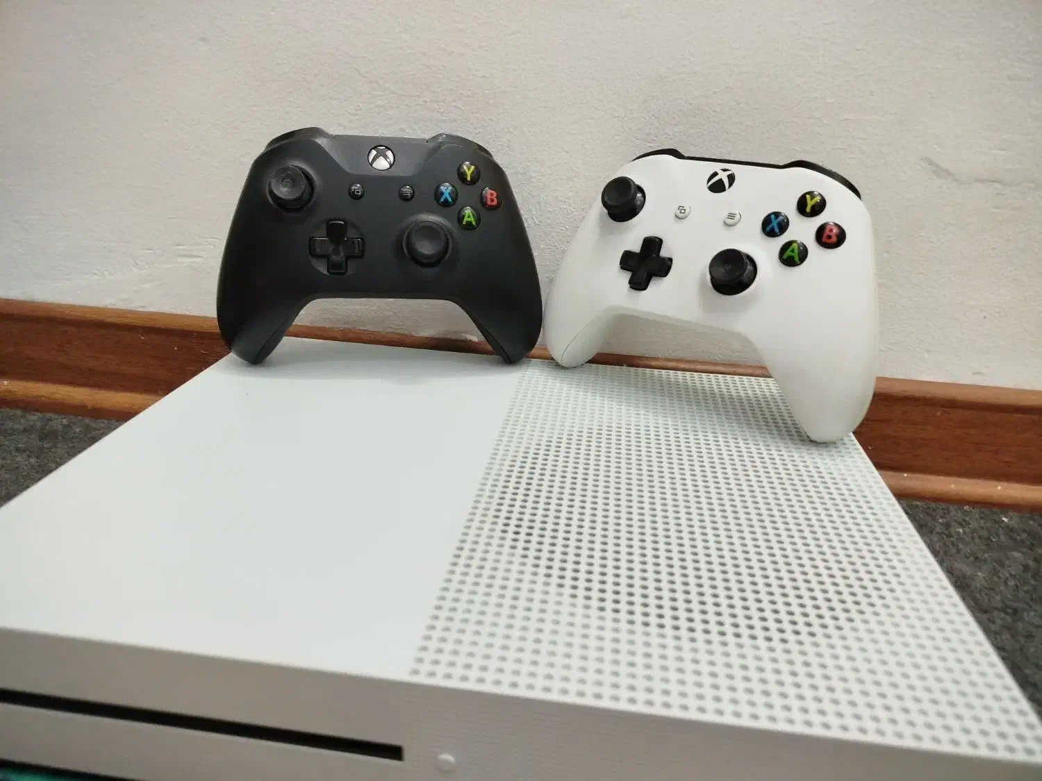 Xbox one s 1T|کنسول، بازی ویدئویی و آنلاین|اصفهان, بهارستان|دیوار