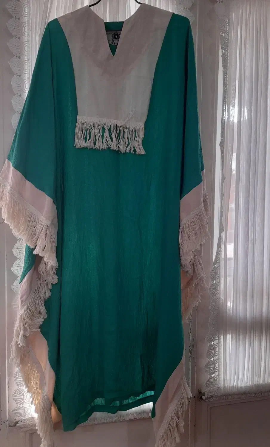 تعدادی لباس در حد نو توافقی|لباس|آستارا, |دیوار