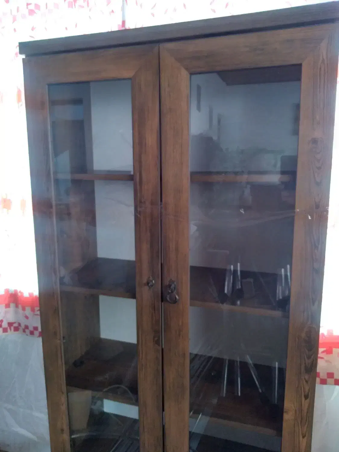 کتابخانه و ویترین|کتابخانه، شلف، قفسه‌های دیواری|بندر انزلی, پیل علی باغ|دیوار