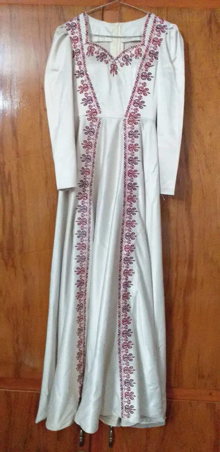 لباس عروس و پذیرایی عروس سنتی|لباس|گنبد کاووس, |دیوار